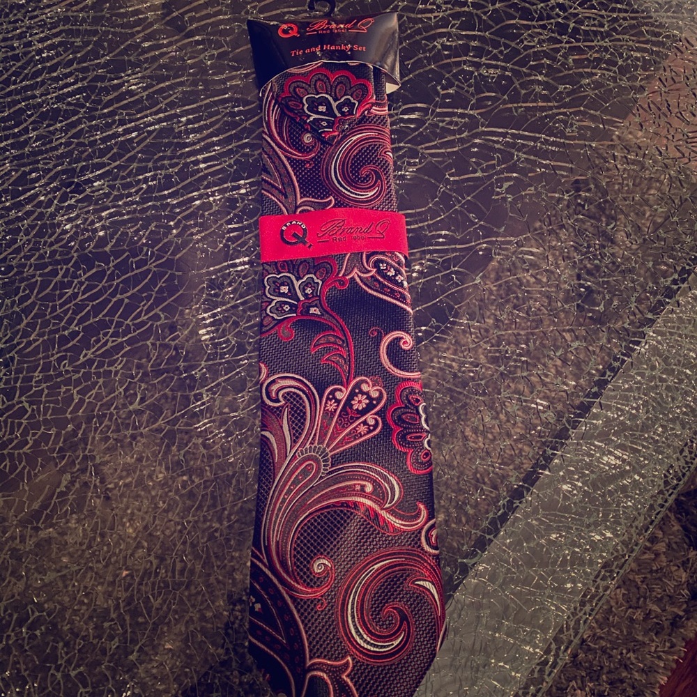 Classy Tie and Hanky set.. the Perfect Gift!
